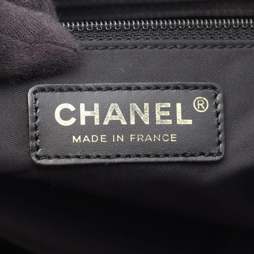 CHANEL Black Leather Tote Bag - Picture 4 of 6